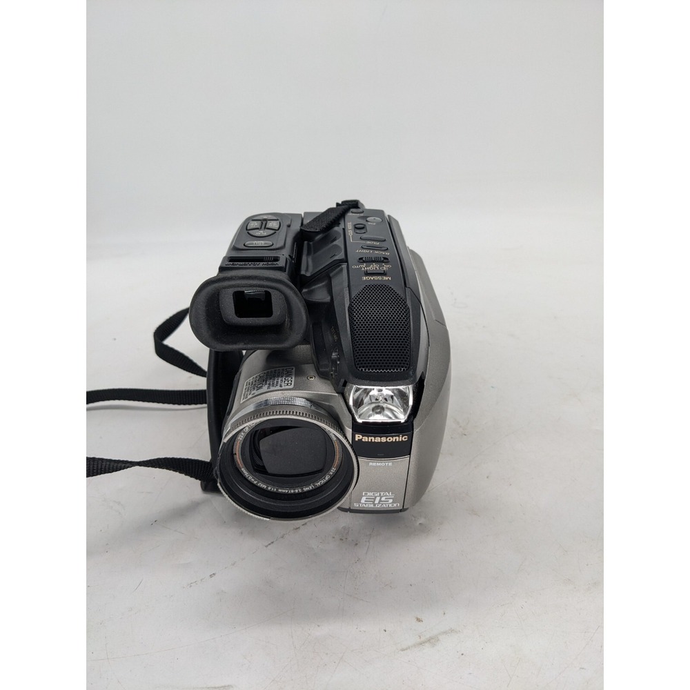 Panasonic Palmcorder VHS-C PV-L758D Camcorder Camera Untested For Parts. A15